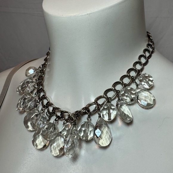 Gorgeous Faceted Crystal Statement Necklace - Picture 2 of 4